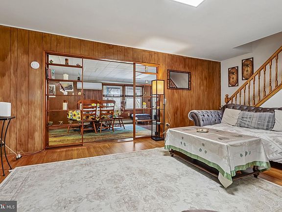 4th image of 55 Belhurst Ln