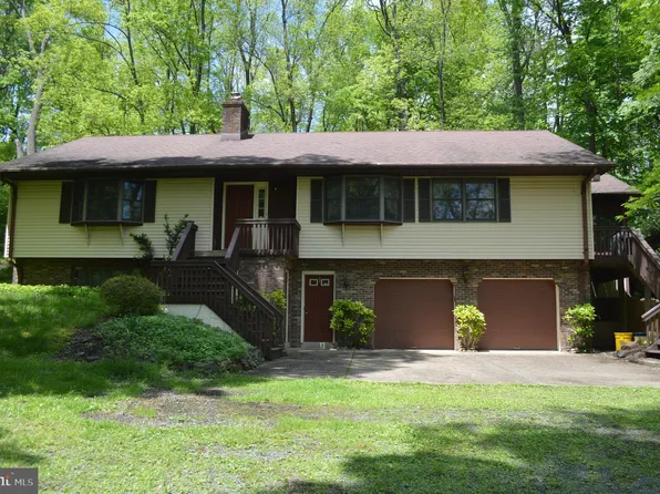 11 Poor Farm Rd, Pennington, NJ 08534