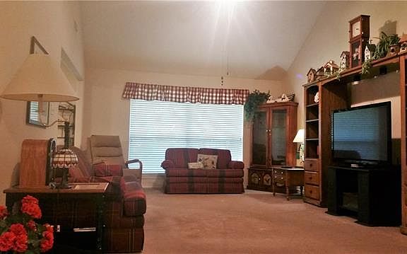 4th image of 1011 Oxford Dr