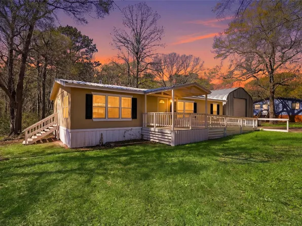 4484 Grand Oaks Dr, Willis, TX 77378