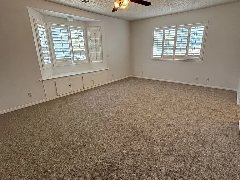 4122 Aragon Dr — Photo 20
