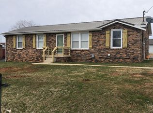 1112 Henley St, Decherd, TN 37324