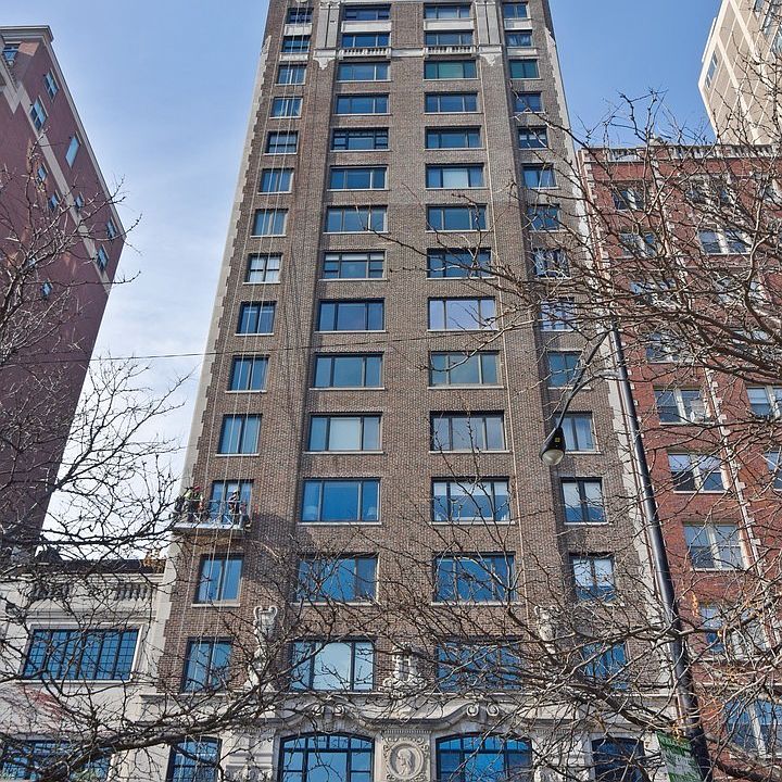 1st image of 2130 N Lincoln Park W APT 13N