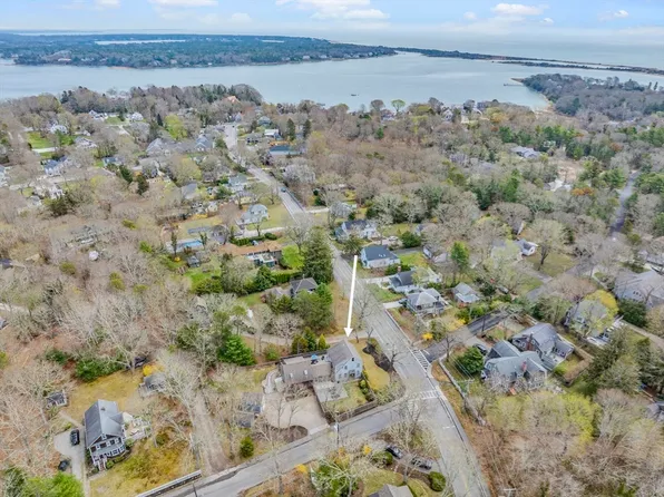 134 School St, Barnstable, MA 02630