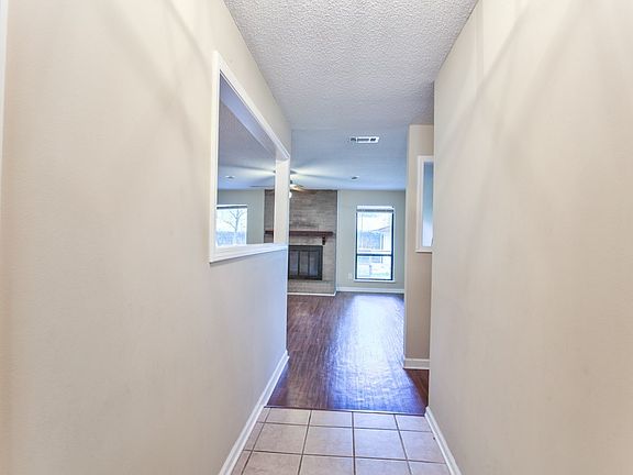 5th image of 2700 Whitney Dr N