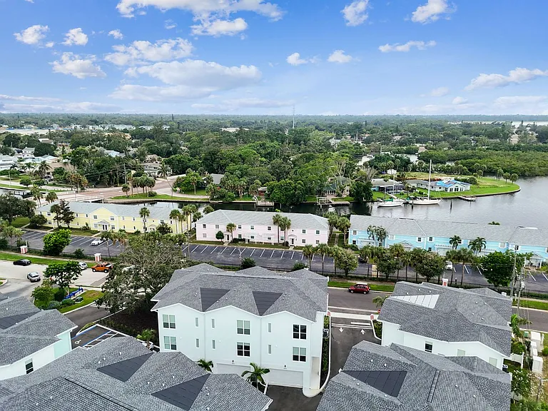 3826 Pompano Dr SE — Photo 100