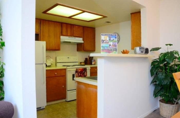 Kitchen with Breakfast Ba