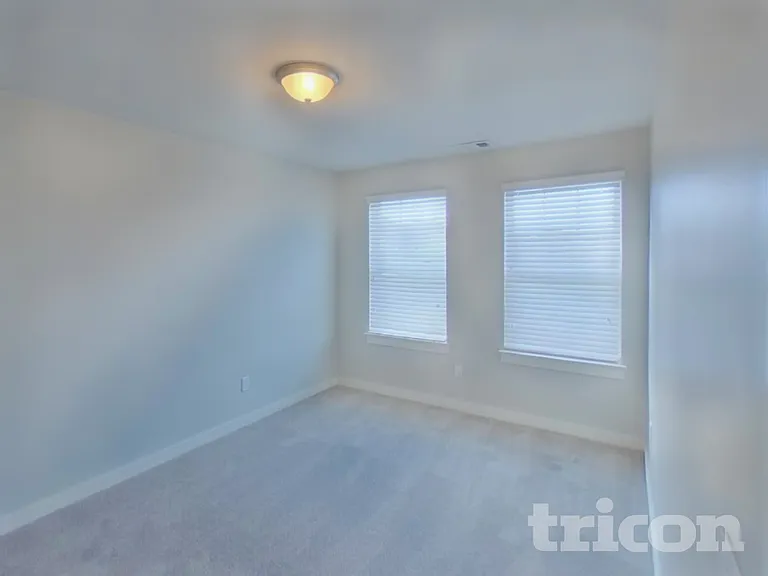 4822 Kingdom Dr — Photo 13