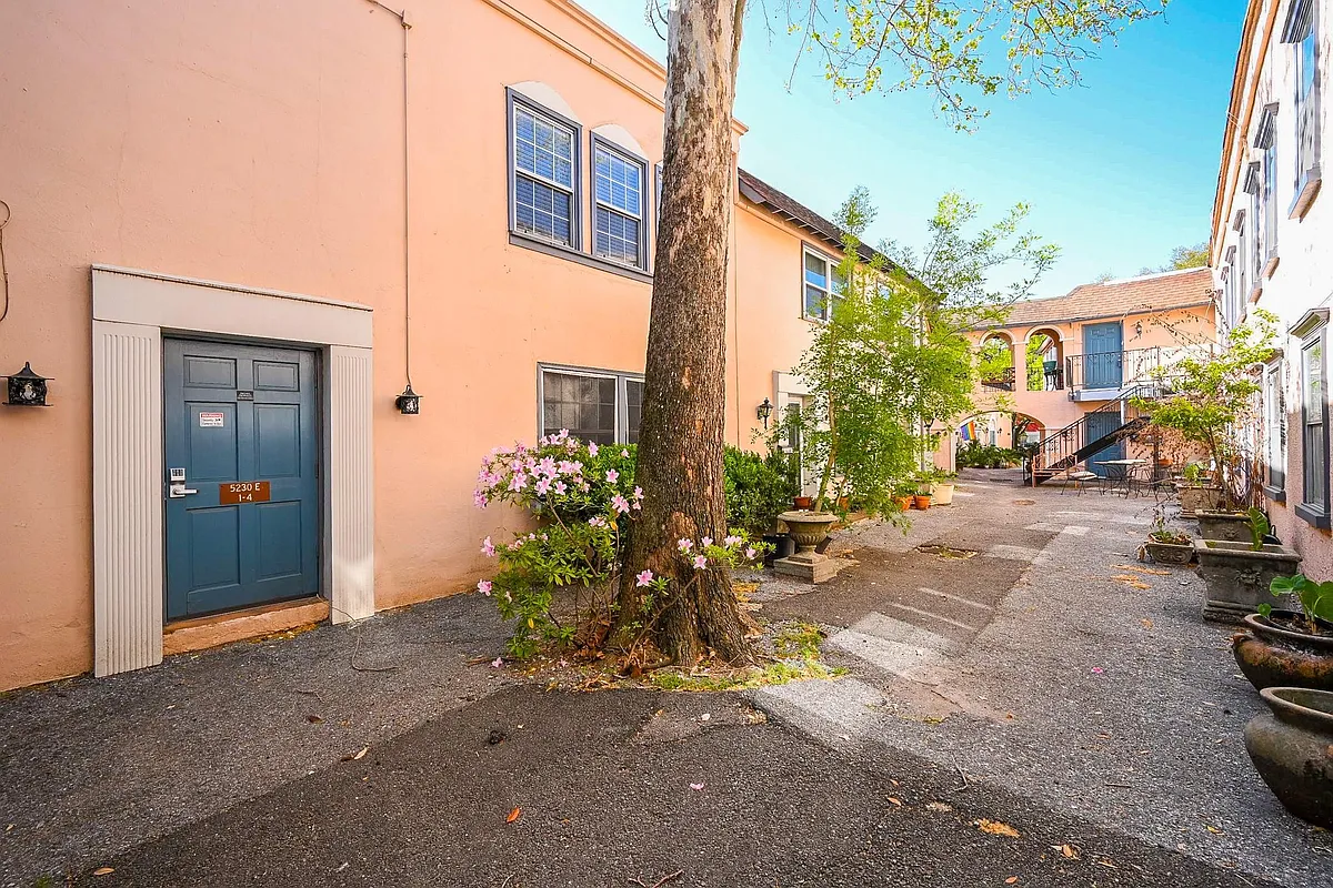 Building Photo - 5230 Arboles Dr #4