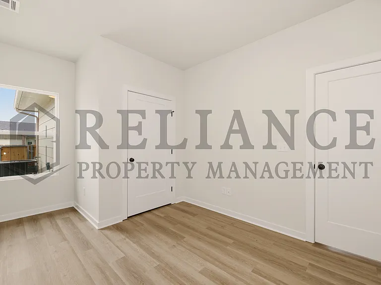 204 N Gowen St — Photo 15