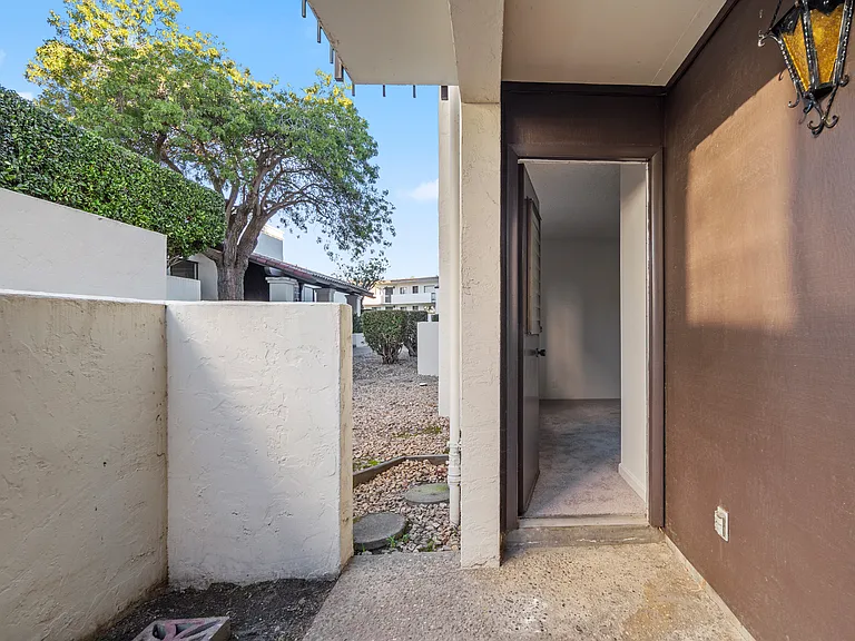 500 Glenwood Cir #411 — Photo 22