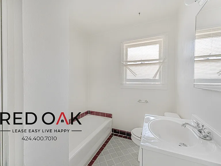 1148 S Sherbourne Dr #4 — Photo 5