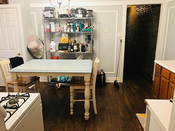 5th image of 724 W Cornelia Ave APT 2