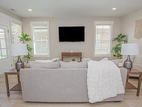5th image of 8635 Pebble Creek Dr
