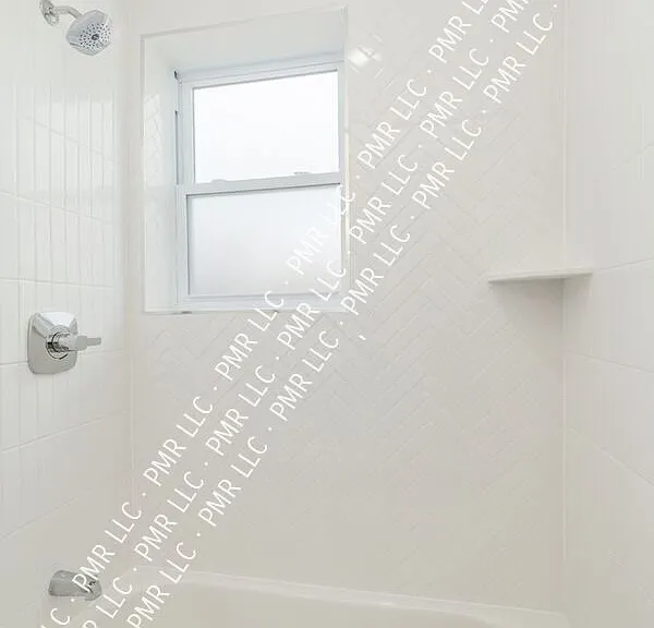 5758 Spruce St #2 — Photo 11