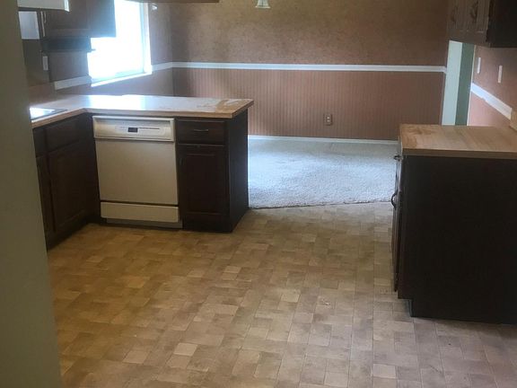 3rd image of 9293 Park Pl