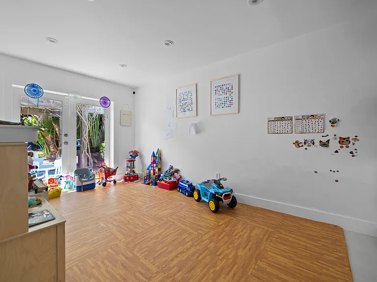 630 Allendale Rd — Photo 31