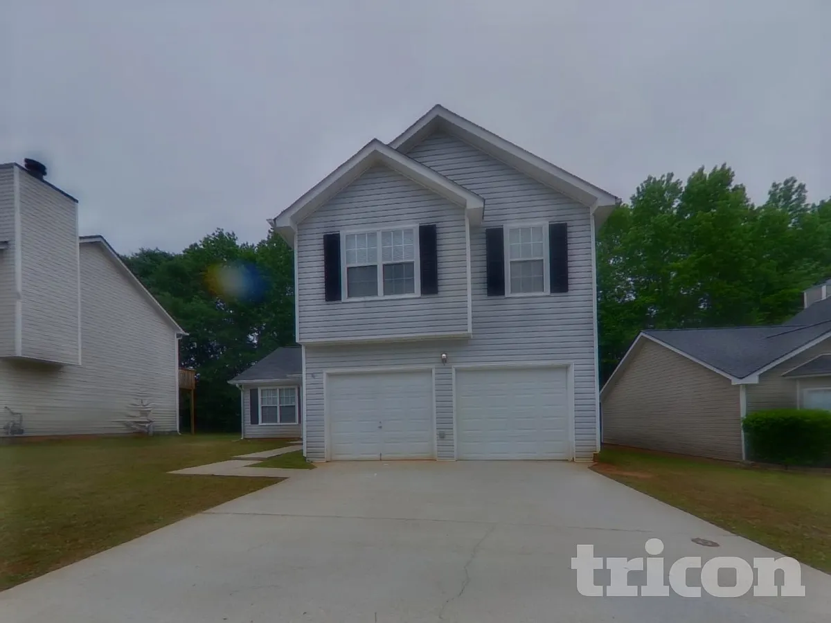 Building Photo - 3028 Stonebridge Creek Dr