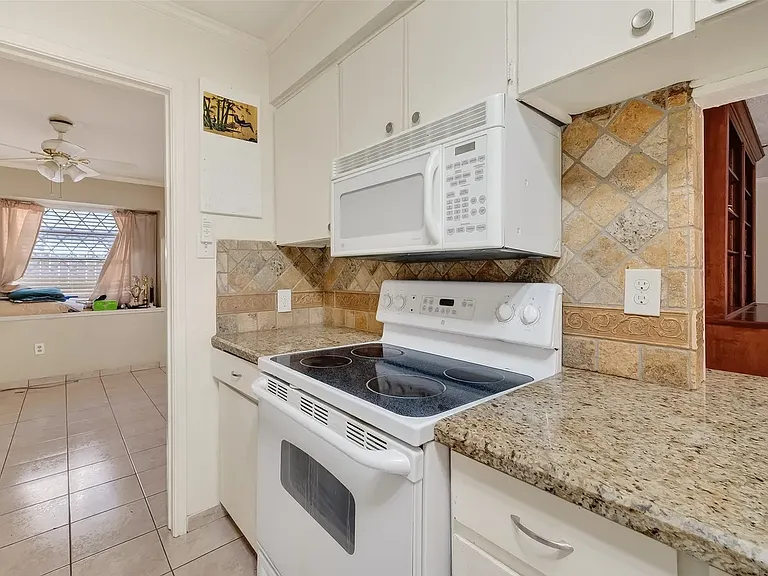3834 Willow Spring Ln — Photo 2