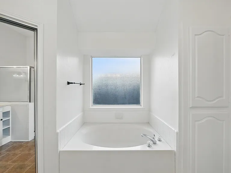 916 Sugarberry Ln — Photo 22