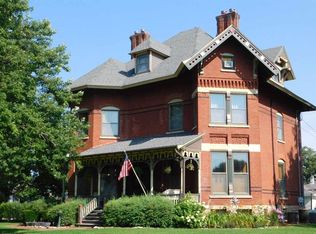 418 W Pleasant St, Maquoketa, IA 52060