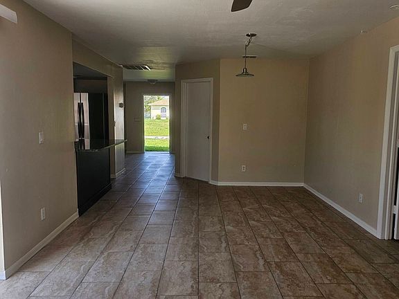 5th image of 702 NW 17th Ave