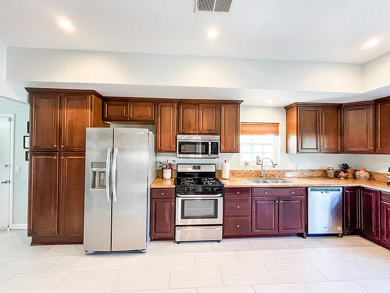 3243 Eucalyptus Ave — Photo 9