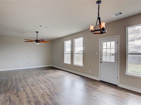 4th image of 130 Camellia Dr