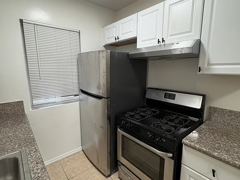2611 Ocean Ave #5 — Photo 13