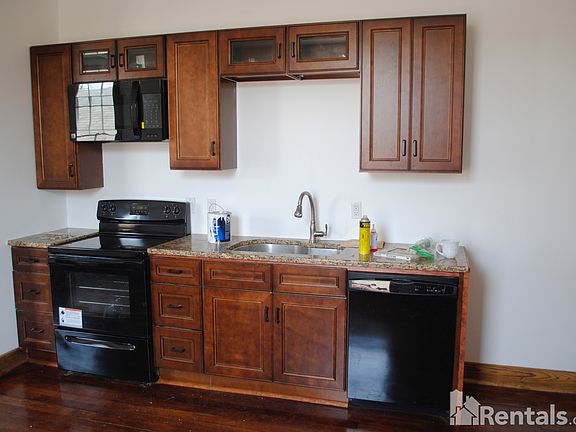 4th image of 1427 Desire St