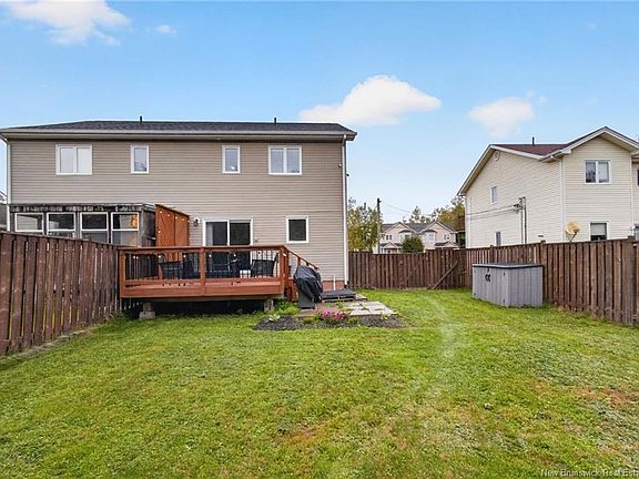2nd image of 22 Merlot Cres