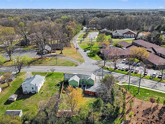 3rd image of 3151 Burke Mill Rd