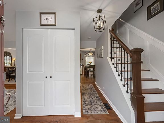 5th image of 2222 Kempton Park Cir