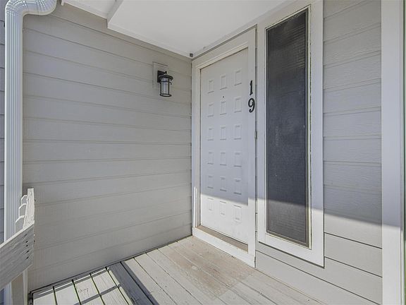 4th image of 19 Hideaway Dr #19