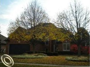 8256 Carole Ln, Washington, MI 48094