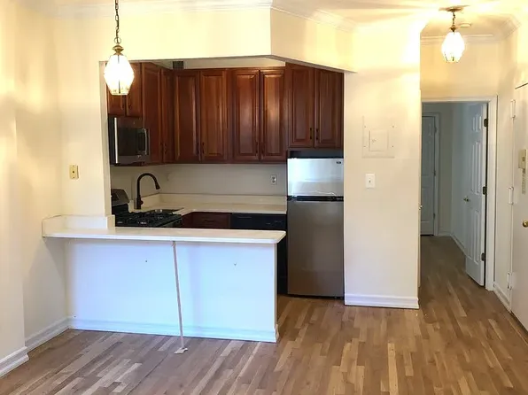 210 W 104th St APT 10W, New York, NY 10025