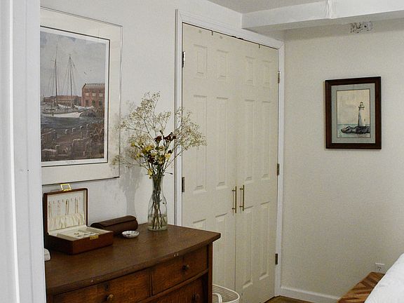 5th image of 3226 Downing Dr #1