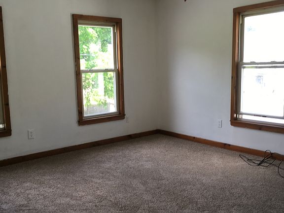  Large master bedroom