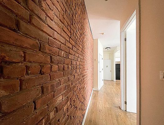 3rd image of 553 Howard Ave APT 10