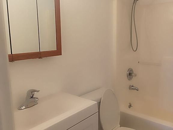 3rd image of 125 W Washington Blvd #B