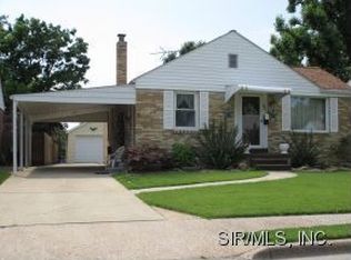 422 Doerr St, Roxana, IL 62084