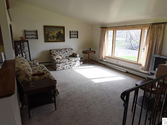 5th image of 916 5th Ave E