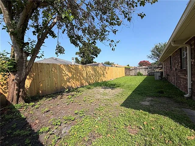 7820 Windward Ct — Photo 12