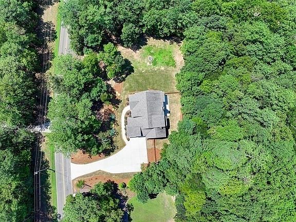2nd image of 919 Fields Chapel Rd