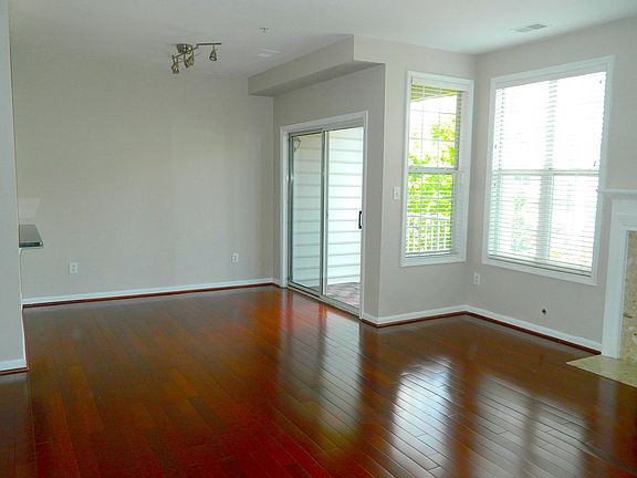 2nd image of 4667 Longstreet Ln APT 205