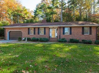 7 Mighty Oak Dr, Flat Rock, NC 28731