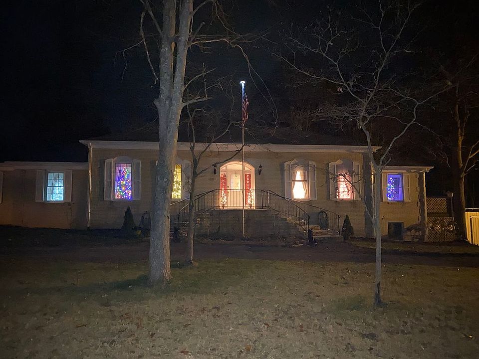 1st image of 300 Sherwood Forest Rd