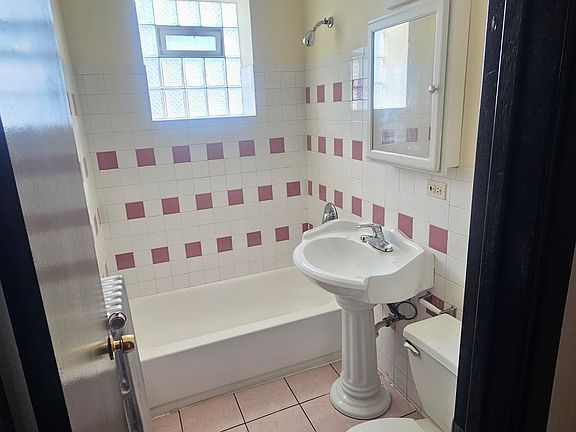 2nd image of 6822 S Perry Ave #2W
