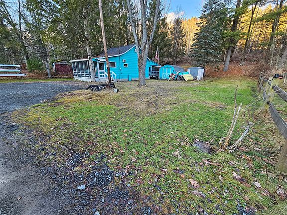 4th image of 198 Beaver Lake Cir