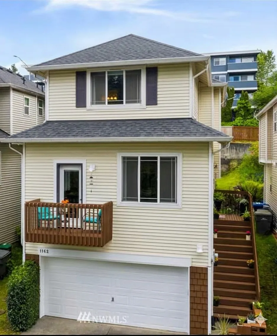 4 bed, 2.5 bath, 1620 sqft, $3,390 — Photo 1